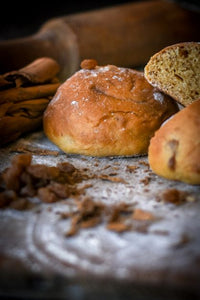100% Whole Wheat Buns - Cinnamon Raisin | Refined Sugar-Free | Eggless | No Maida | No Preservatives | Fibre Rich | 50g x 4 Buns (Available only in Bangalore)