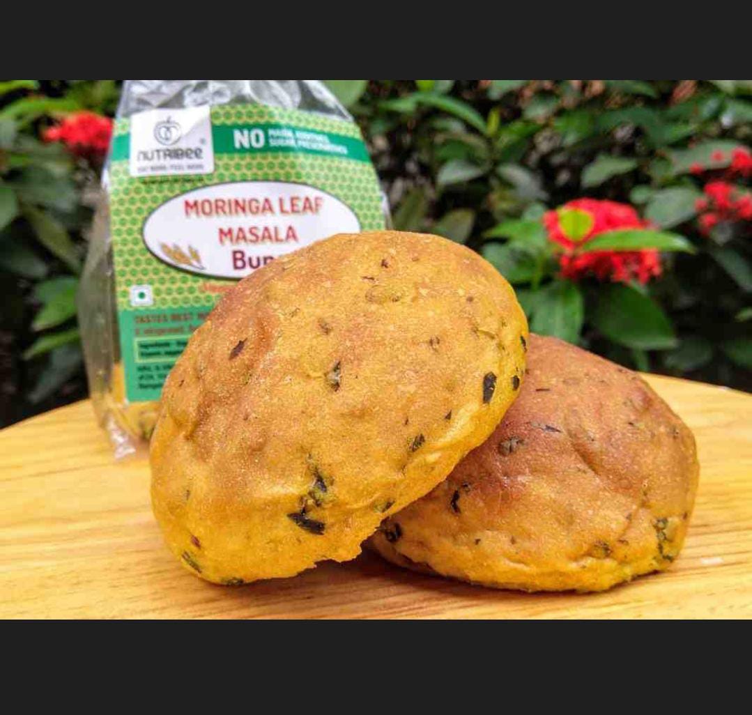100% Whole Wheat Buns - Moringa Leaf | Refined Sugar-Free | Eggless | No Maida | No Preservatives | Fibre Rich | 50g x 4 Buns (Available only in Bangalore)